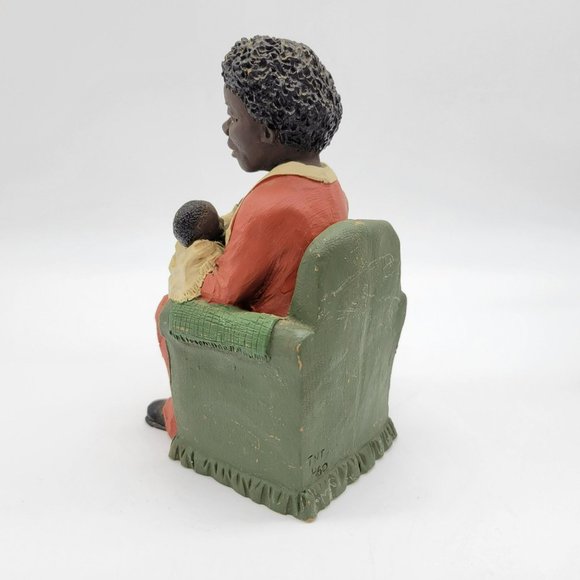 Resin Artist Sculpture A A Nursing Mother with Child Signed T.N.T. 460 - Picture 4 of 14